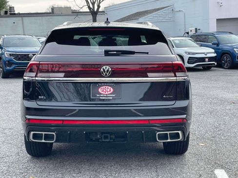 Used 2024 Volkswagen Atlas Cross Sport SEL R-Line AWD/4WD image 7