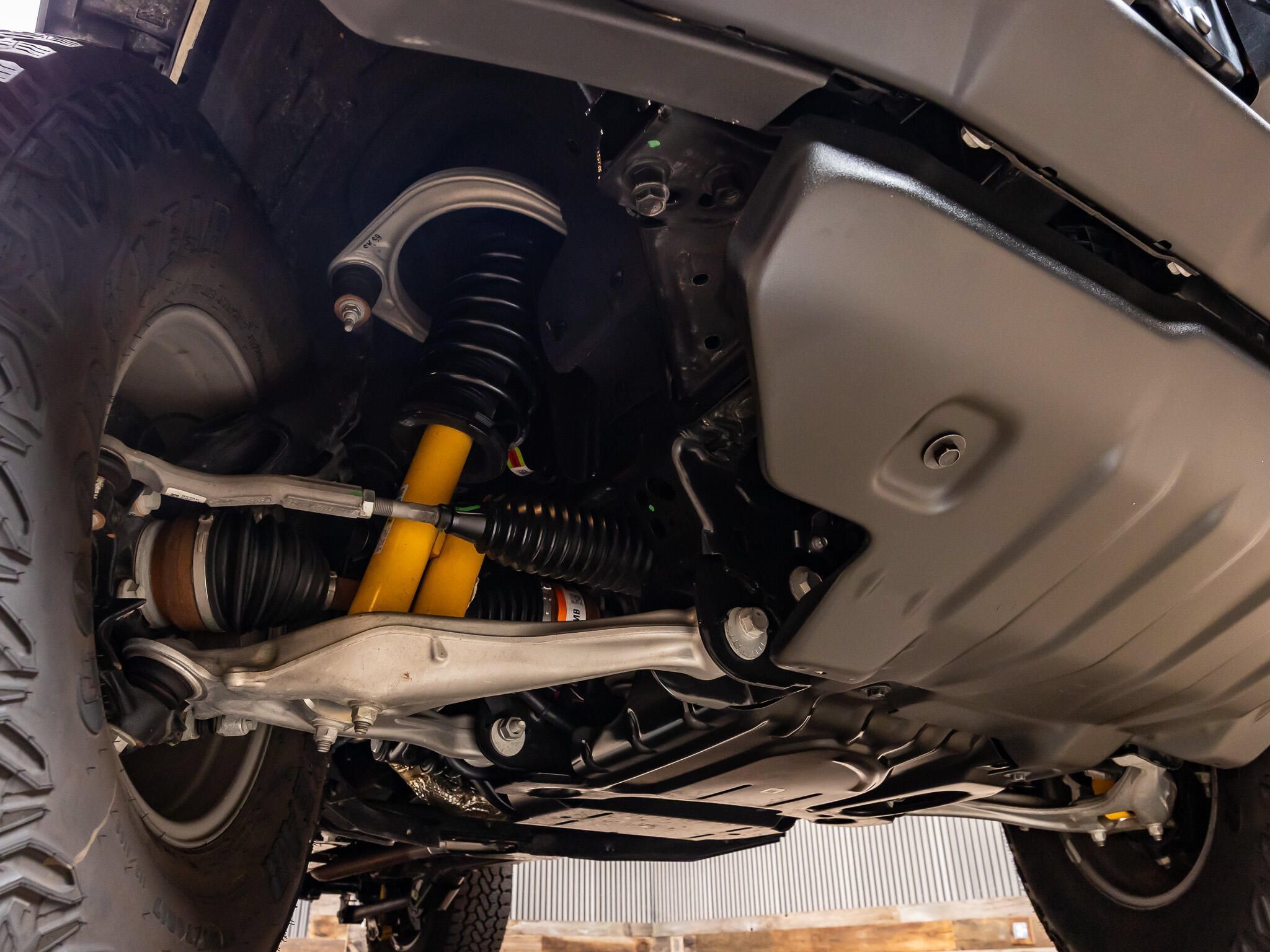 Used 2025 Ford Bronco Badlands AWD/4WD image 14