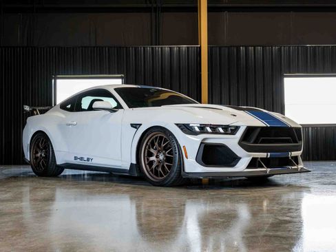 Used 2024 Ford Mustang GT Premium w/ GT Performance Package RWD image 3