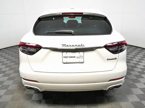 Used 2022 Maserati Levante GT AWD/4WD image 32