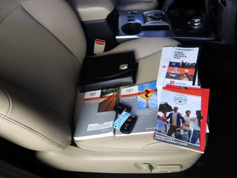 Used 2021 Toyota 4Runner SR5 Premium w/ Moonroof Package image 26