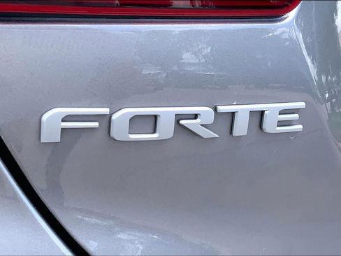 Used 2024 Kia Forte LXS w/ LXS Technology Package FWD image 10