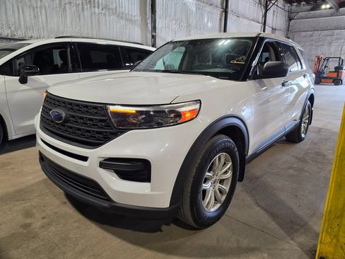 Used 2021 Ford Explorer 4WD w/ Class III Trailer Tow Package image 1