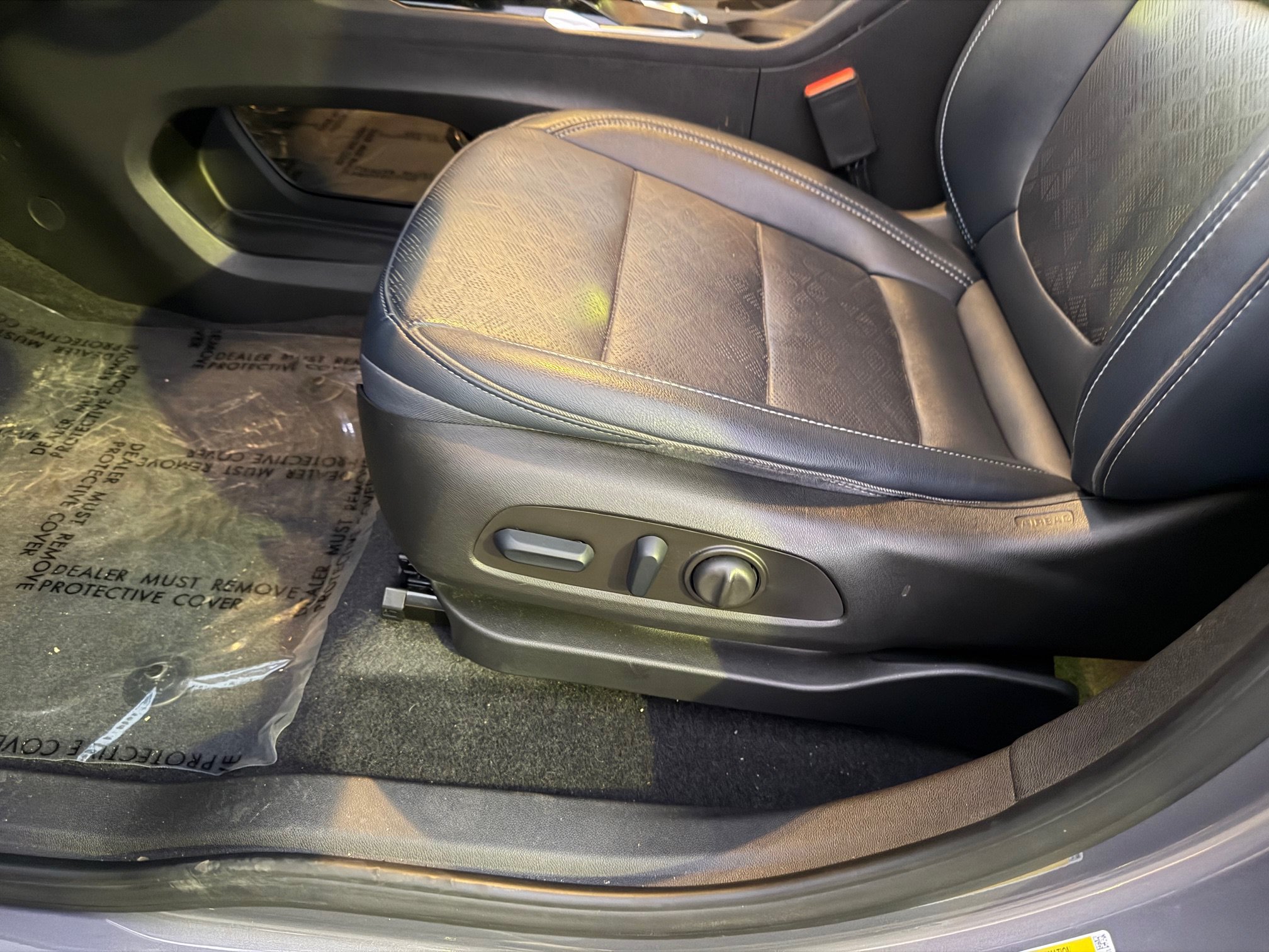 Used 2023 Chevrolet Bolt EUV LT w/ Convenience Package FWD image 26