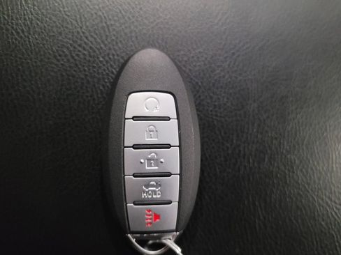 Used 2015 Nissan Pathfinder SL w/ SL Premium Package AWD/4WD image 32
