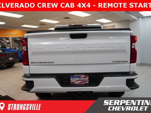 Used 2020 Chevrolet Silverado 1500 Custom w/ Custom Value Package image 12