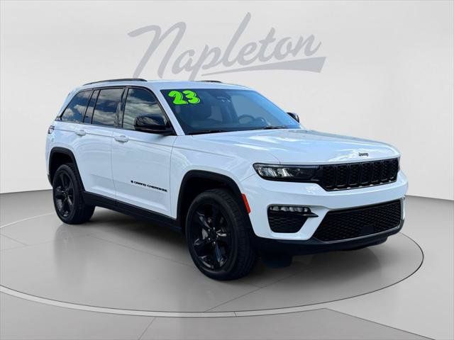 Certified 2023 Jeep Grand Cherokee Limited w/ Black Appearance Package AWD/4WD image 8