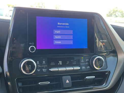 Used 2024 Toyota Highlander LE image 26