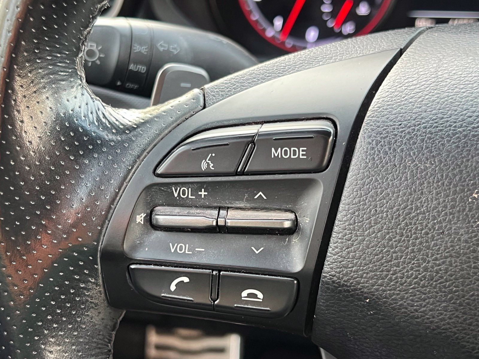 Used 2019 Hyundai Veloster Turbo FWD image 24