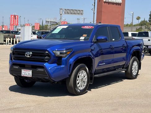 Certified 2025 Toyota Tacoma SR5 AWD/4WD image 39