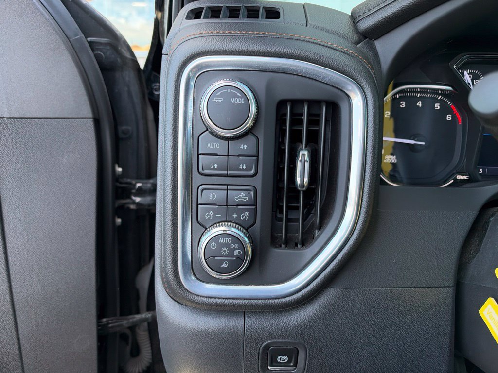 Used 2022 GMC Sierra 1500 AT4 AWD/4WD image 13