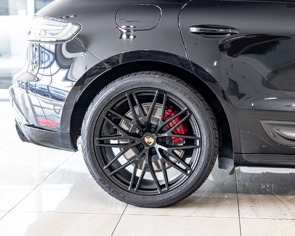 Used 2023 Porsche Macan GTS w/ Sport Chrono Package AWD/4WD image 10