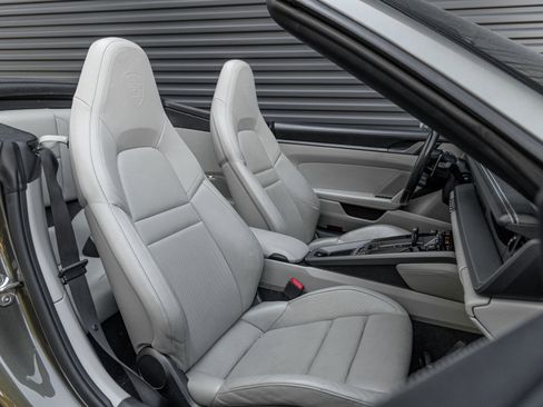Certified 2020 Porsche 911 Carrera S RWD image 39