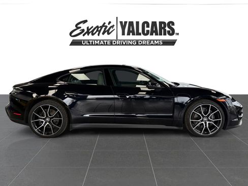 Used 2022 Porsche Taycan image 6