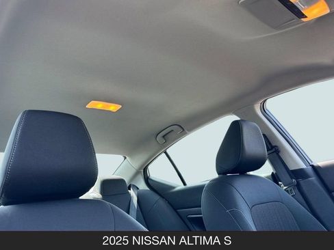 Used 2025 Nissan Altima 2.5 S FWD image 18