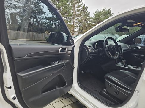 Used 2018 Jeep Grand Cherokee Altitude image 18