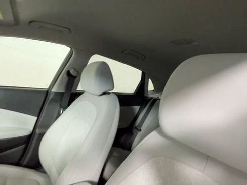Used 2023 Hyundai Kona SE FWD image 21