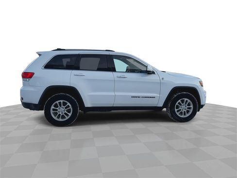 Used 2018 Jeep Grand Cherokee Laredo image 9
