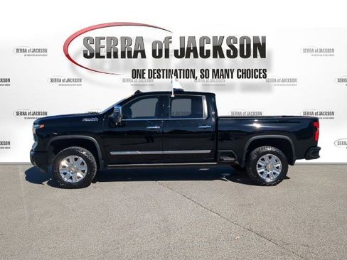 Used 2025 Chevrolet Silverado 2500 High Country w/ High Country Premium Package image 6