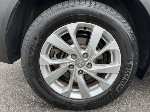Used 2019 Hyundai Tucson SE AWD/4WD image 16