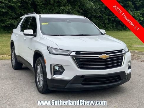 Used 2023 Chevrolet Traverse LT FWD image 1