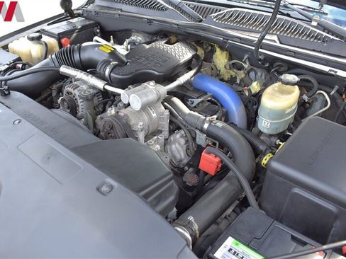 Used 2002 Chevrolet Silverado 2500 LS w/ Electrical Convenience Pkg AWD/4WD image 24