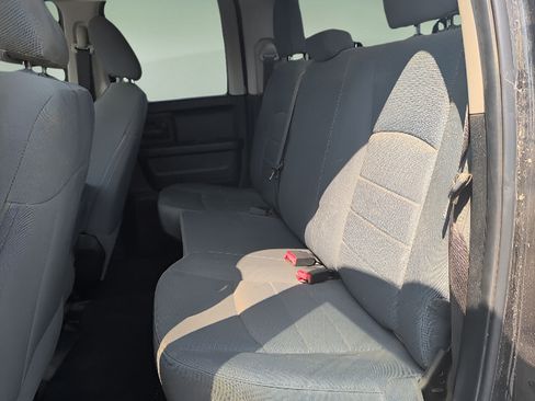 Used 2017 RAM 1500 Express AWD/4WD image 18