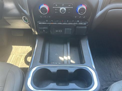 Used 2022 GMC Sierra 3500 SLT w/ SLT Preferred Package AWD/4WD image 13