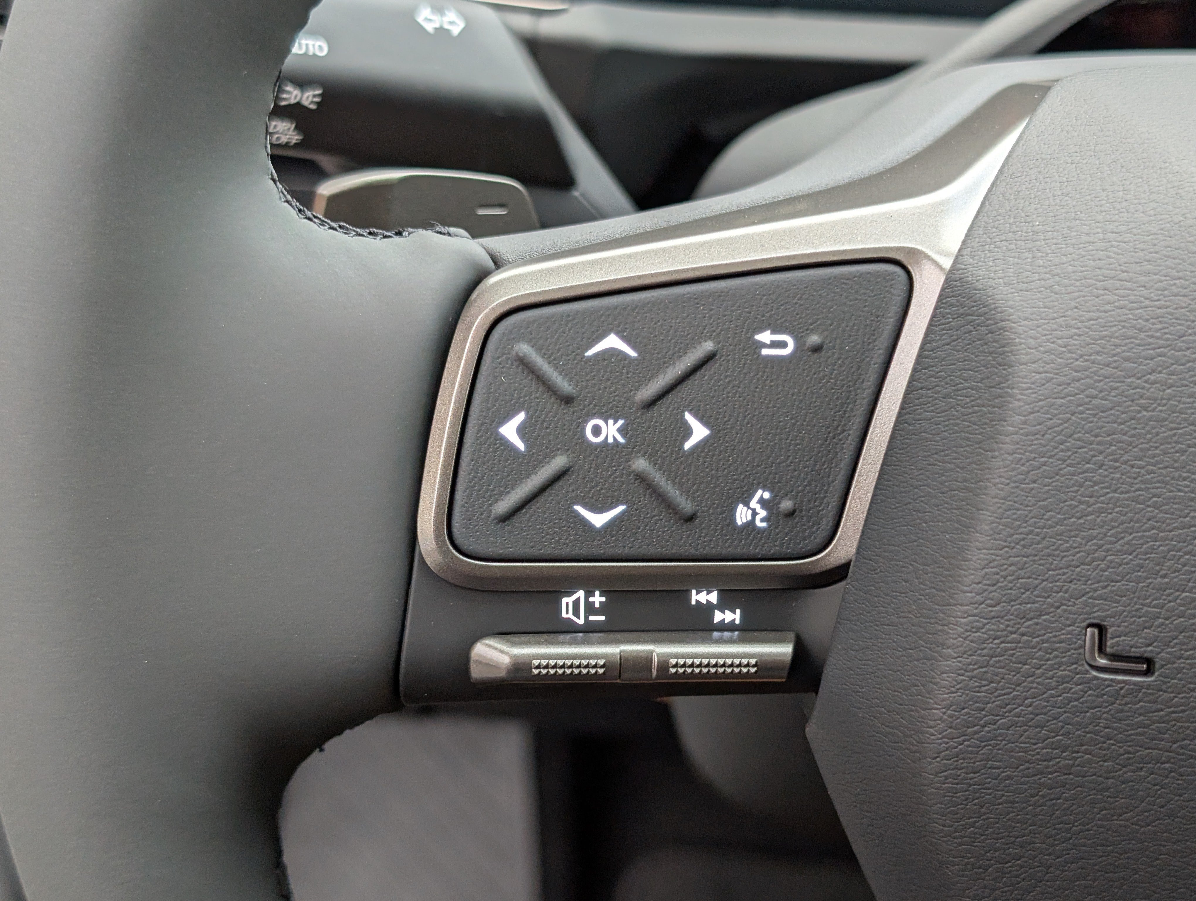 New 2026 Lexus ES 500e w/ Convenience Package AWD/4WD image 18