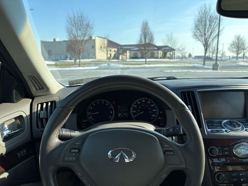 Used 2014 INFINITI Q60 Convertible w/ Premium Package image 18