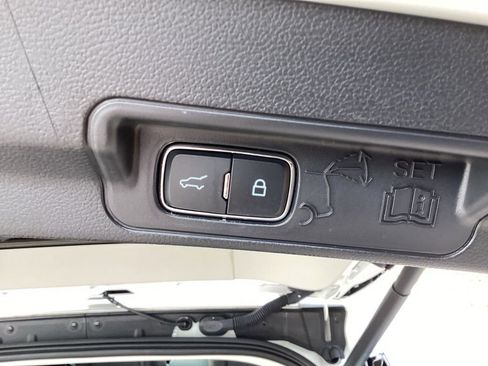 Used 2025 Ford Explorer Active w/ Active Comfort Package image 17