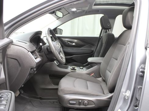 Used 2024 GMC Terrain SLE w/ GMC Pro Grade Package AWD/4WD image 15