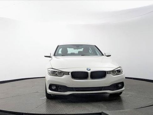 Used 2018 BMW 320i xDrive Sedan AWD/4WD image 11