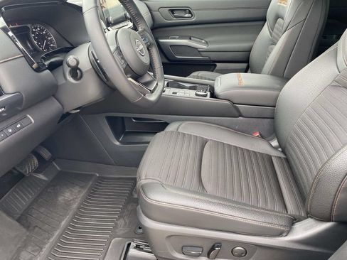 Used 2025 Nissan Pathfinder Rock Creek AWD/4WD image 48