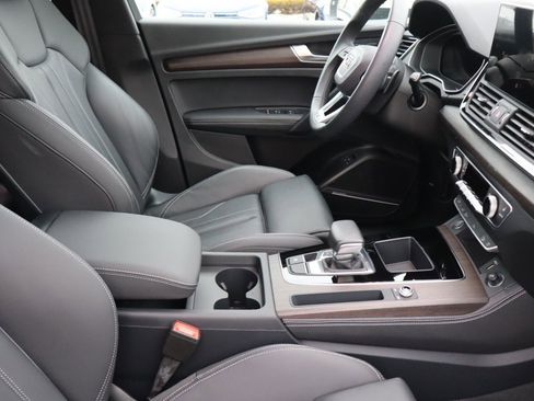 Used 2025 Audi Q5 e Premium Plus image 12