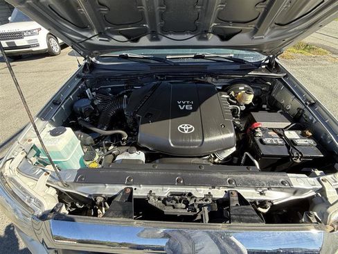 Used 2015 Toyota Tacoma 4x4 Access Cab V6 image 8