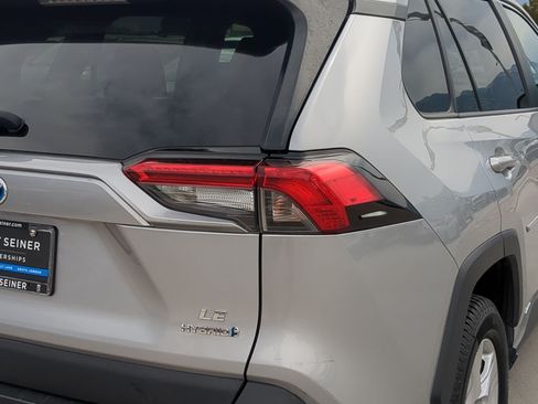 Used 2020 Toyota RAV4 LE w/ All Weather Liner Package AWD/4WD image 12