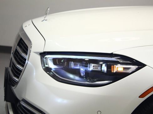 Used 2022 Mercedes-Benz S 500 4MATIC image 16