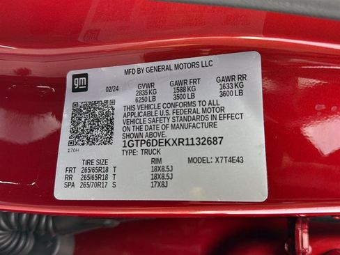 Used 2024 GMC Canyon AT4 w/ Canyon Safety Plus Package image 35