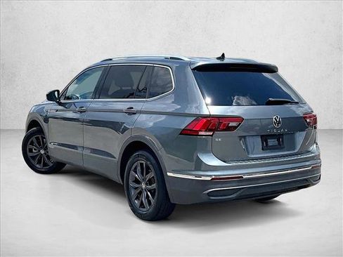 Used 2022 Volkswagen Tiguan SE FWD image 13