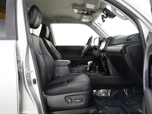 Used 2024 Toyota 4Runner TRD Off-Road Premium image 11