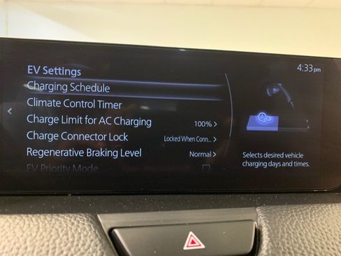 Used 2024 MAZDA CX-90 Plug-In Hybrid w/ Premium Pkg AWD/4WD image 28