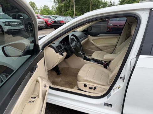 Used 2014 Volkswagen Passat 1.8T SE FWD image 14