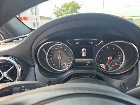 Used 2019 Mercedes-Benz GLA 250 4MATIC image 16