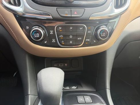 Used 2022 Chevrolet Equinox Premier FWD image 18