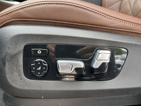 Certified 2024 BMW X5 xDrive40i w/ Premium Package AWD/4WD image 38