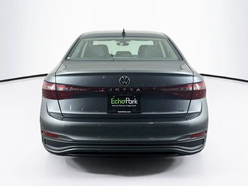 Used 2025 Volkswagen Jetta SE FWD image 7