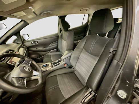 Used 2025 Nissan Leaf S FWD image 13
