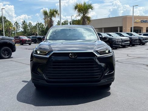Used 2025 Toyota Grand Highlander FWD image 2