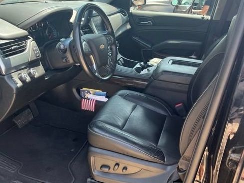 Used 2019 Chevrolet Tahoe LT w/ Luxury Package AWD/4WD image 6